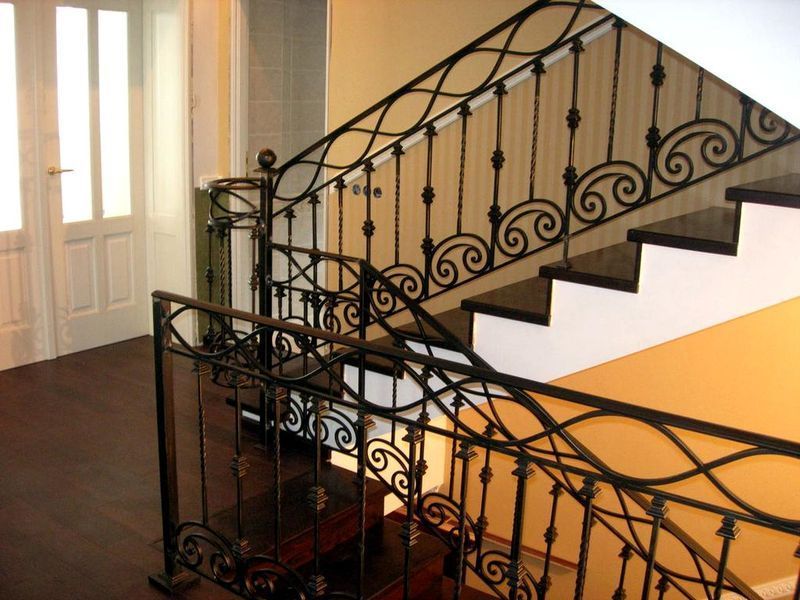 лестница на второй этаж в Санкт-Петербурге и Беларуси